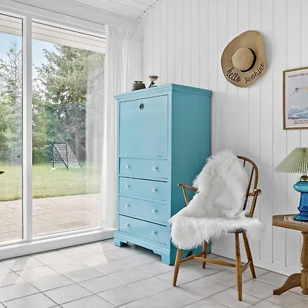 Dom wakacyjny 4 Bedroom Beautiful In *